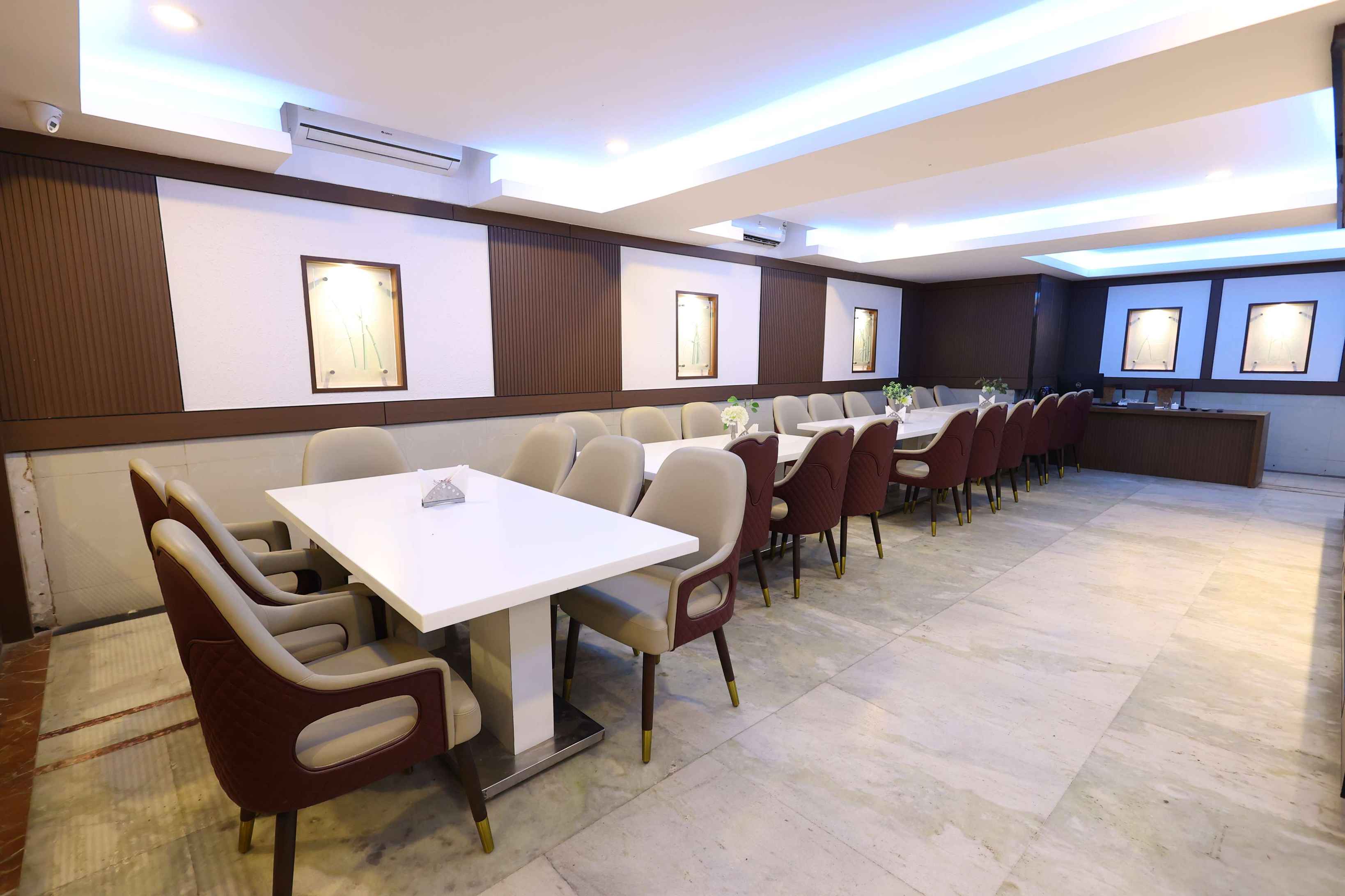 Blue maple restaurant image