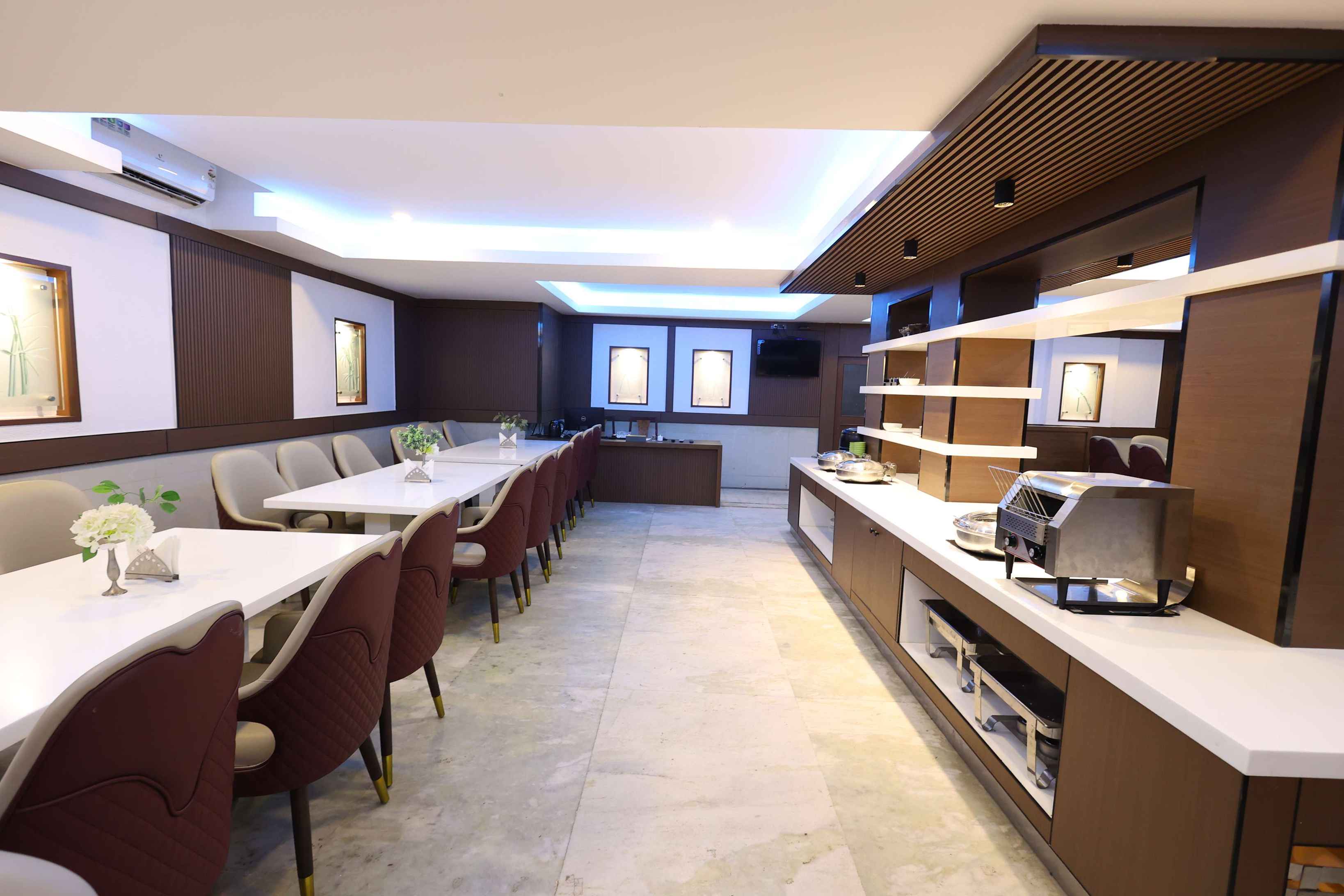 Blue maple restaurant image