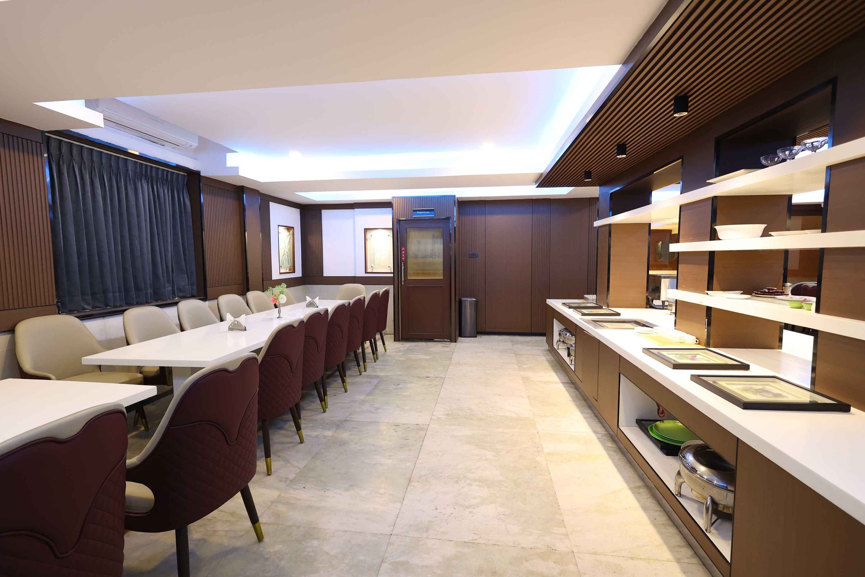 Blue maple restaurant image