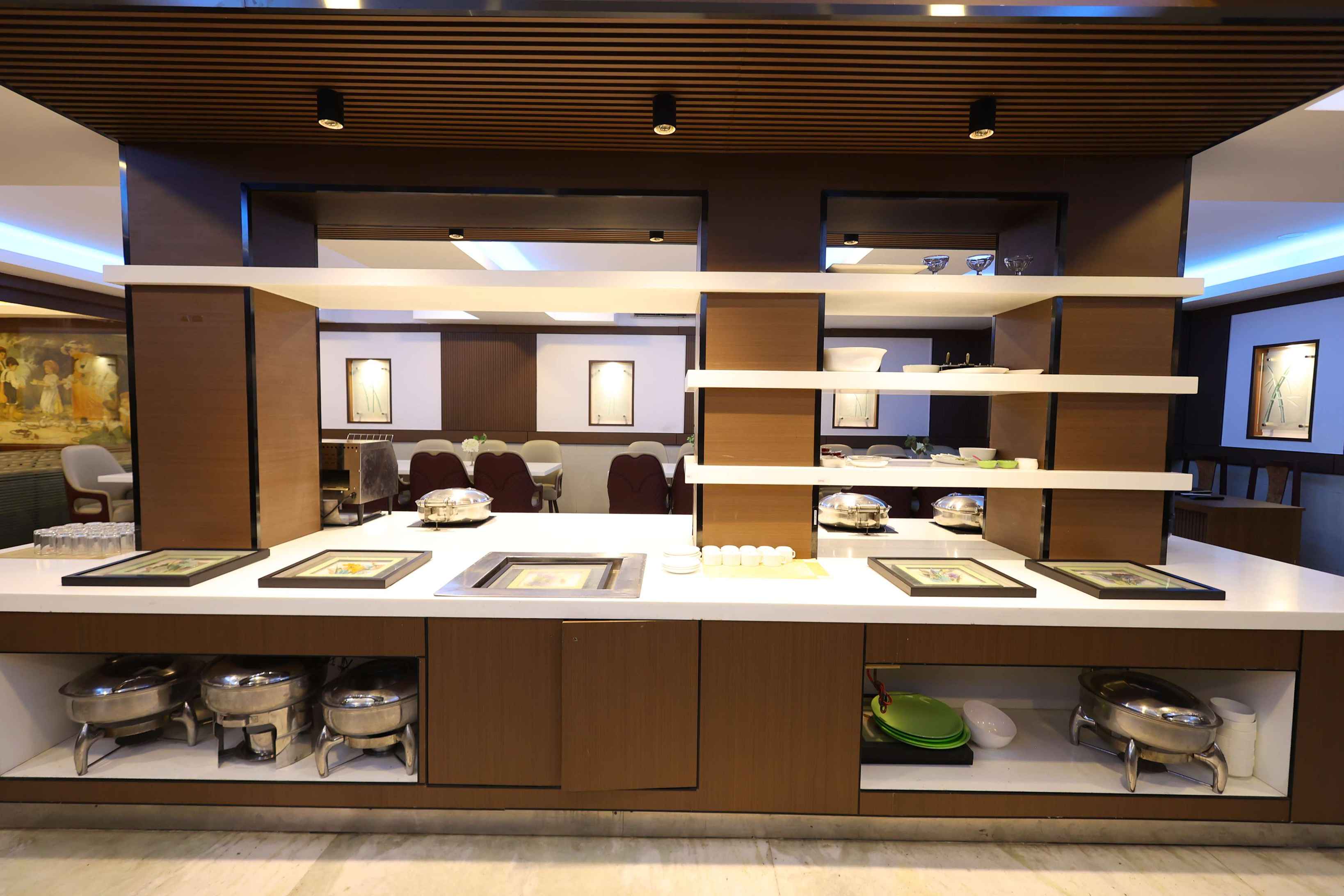 Blue maple restaurant image